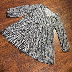 No brand women’s size L plaid tired babydoll long sleeve dress